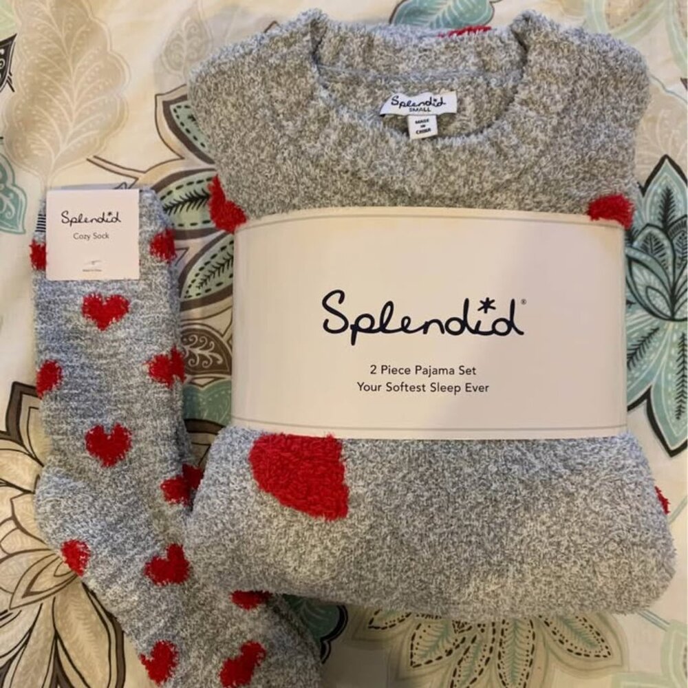 SPLENDID-Red Hearts Fuzzy Sweater PJ Set & Matching Socks